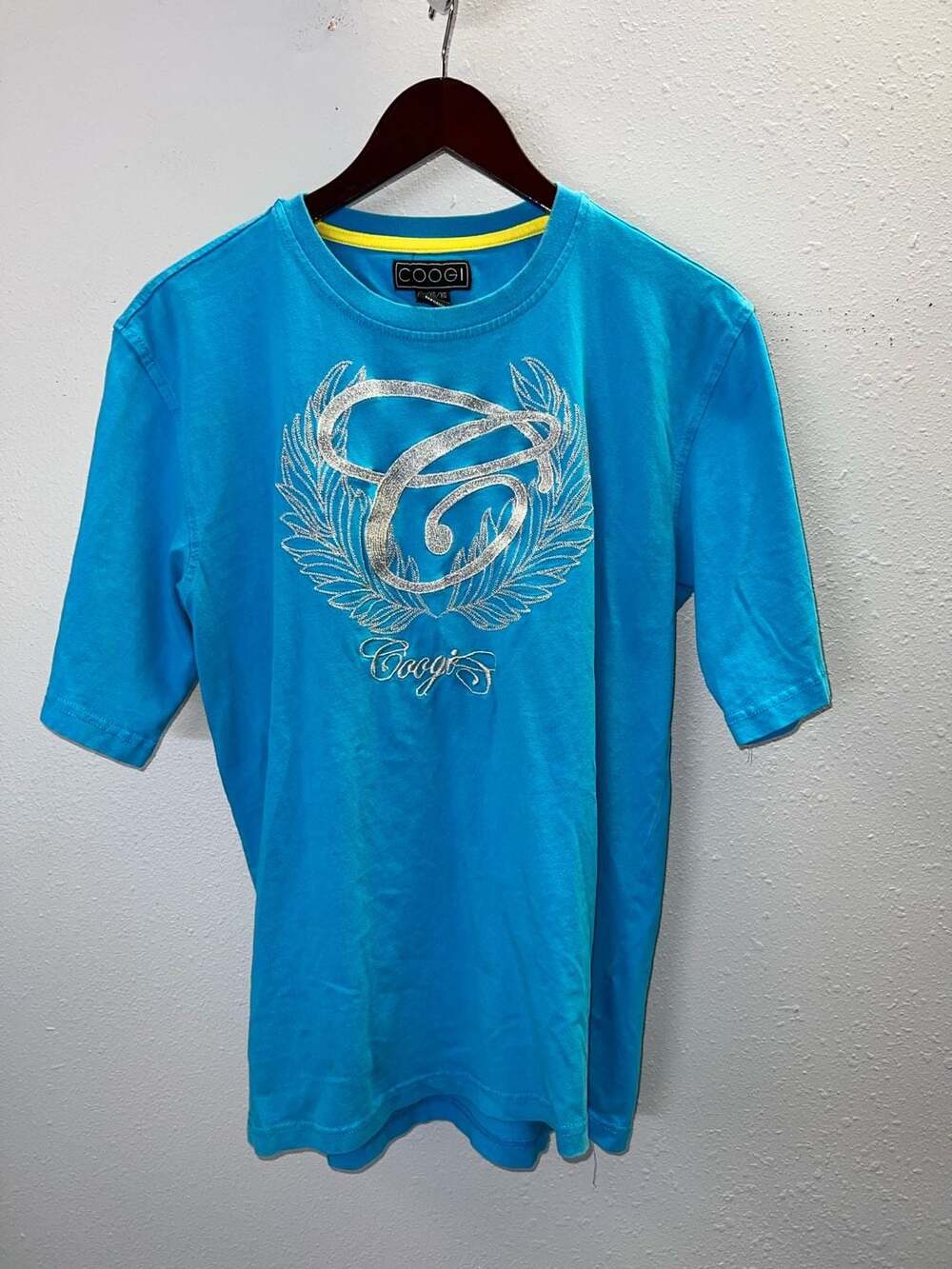 Coogi Blue Y2K Graphic T-Shirt Silver Metallic Crest Embroidered fits med 0612